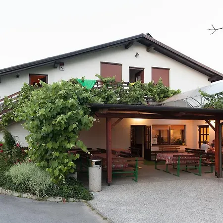 Janezinovi House * Ratecevo Brdo
